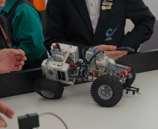 Ученики «Точки будущего» вышли в финал Российской робототехнической олимпиады