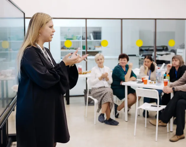 Психологи «Точки будущего» провели круглый стол для приемных родителей Иркутской области