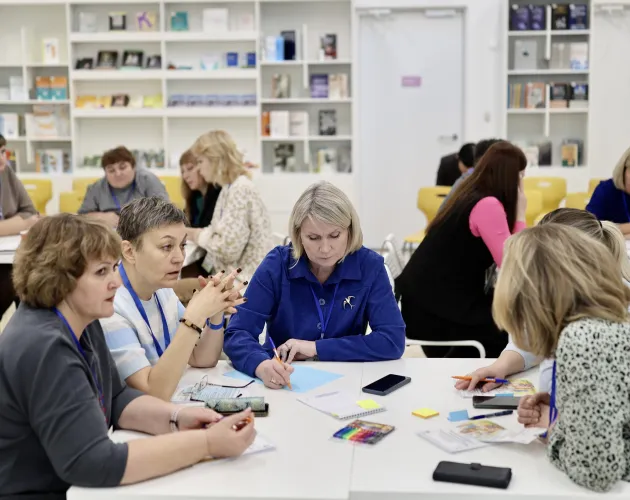 В «Точке будущего» провели круглый стол для специалистов служб сопровождения приемных семей