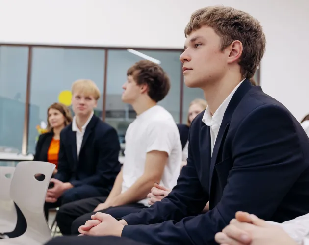 Ученики «Точки будущего» провели встречу с выпускниками школы