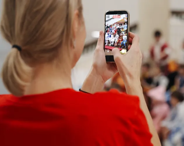 Первоклассники «Точки будущего» проводили Старый год на праздничном фото-квесте