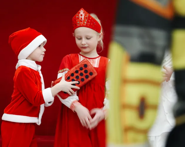 Первоклассники «Точки будущего» проводили Старый год на праздничном фото-квесте