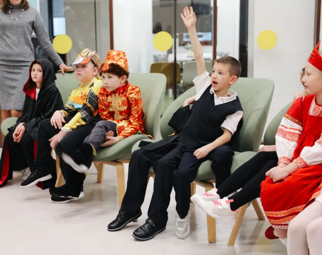 Первоклассники «Точки будущего» проводили Старый год на праздничном фото-квесте