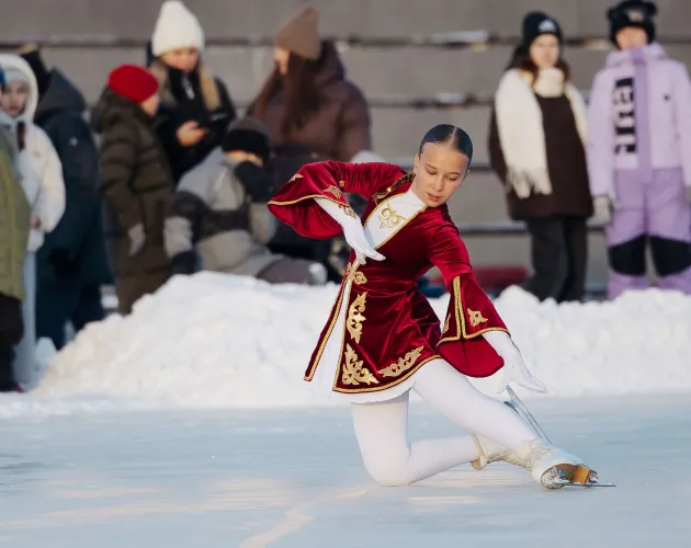 В «Точке будущего» торжественно открыли зимний каток