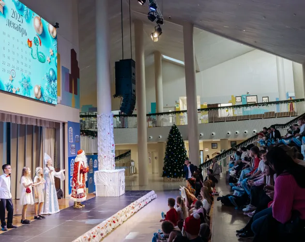 На Новогоднем спектакле в «Точке будущего» рассказали историю о праздничном чуде