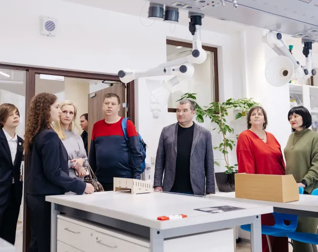 Диалог о будущем образования: «Точку будущего» посетила делегация из Самары и Иркутска