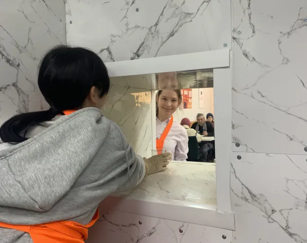 Реализация проекта профессионального самоопределения. Ученики «Точки будущего» прошли профессиональные пробы в благотворительном кафе «Добродомик»