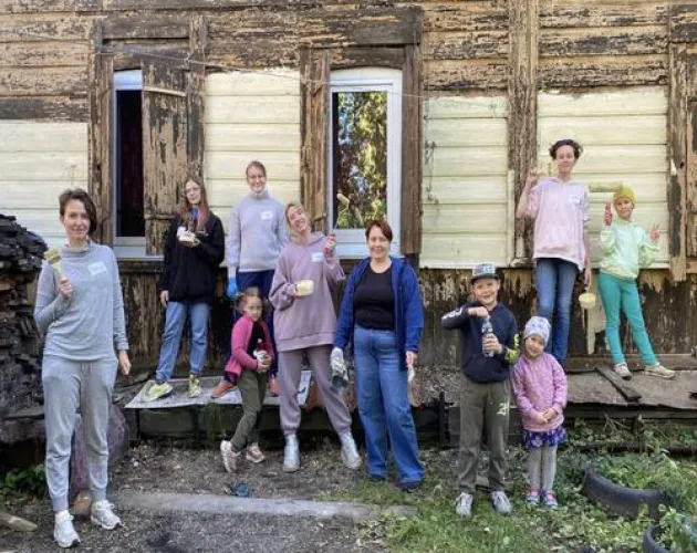 Сотрудники «Точки будущего», ученики и их родители участвовали в акции «Фасадник»