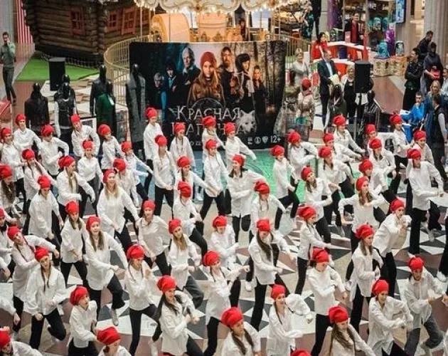 В фонд «Новый дом» передадут доходы от проката блокбастера «Красная Шапочка»