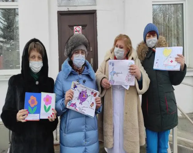 «Точка будущего» передала подарки врачам из горбольницы № 6 Иркутска, которая отмечает 65-летие